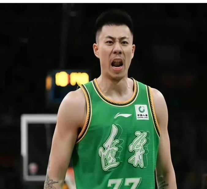 青岛明星球员火爆全场，击败福建队