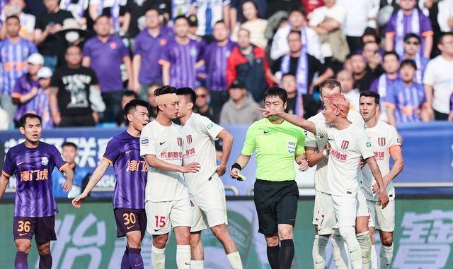 关于弗赖堡客场硬战逆转获胜，实力不容小觑的信息