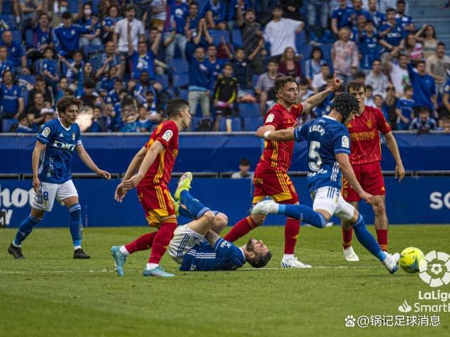 包含萨拉戈萨球员柯克获得国家队征召的词条