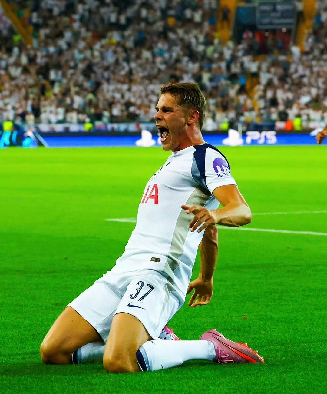 欧洲杯热刺战更加激烈:法国队争夺胜利 欧洲杯热刺战更加激烈:法国队争夺胜利