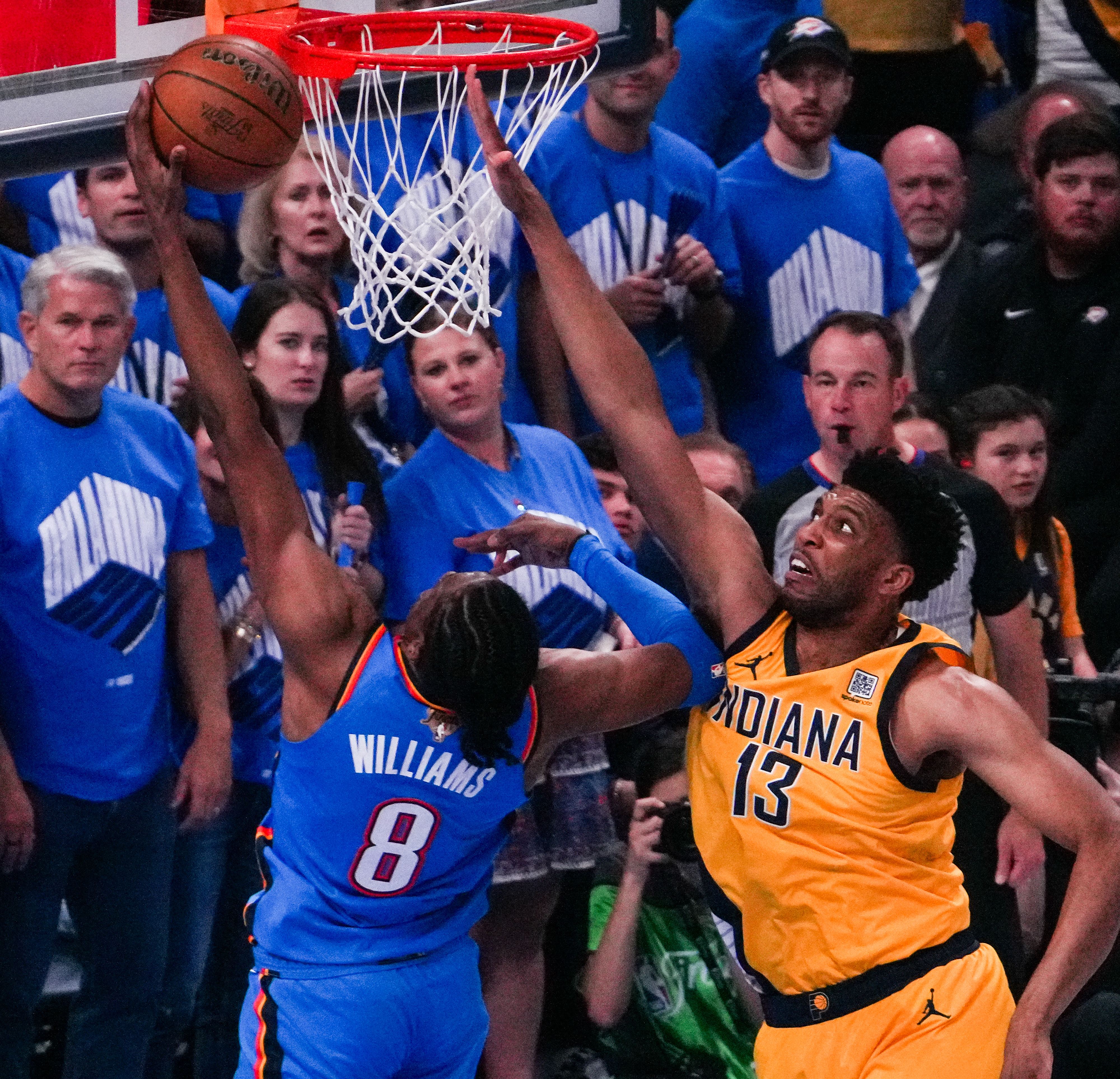 爱游戏亚洲官网-篮球赛事中取得胜利，球员表现出色获得好评